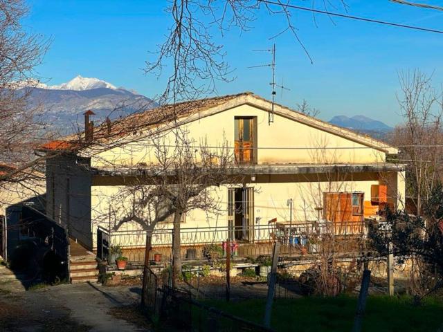 Casa in vendita a Roccamorice, Abruzzo