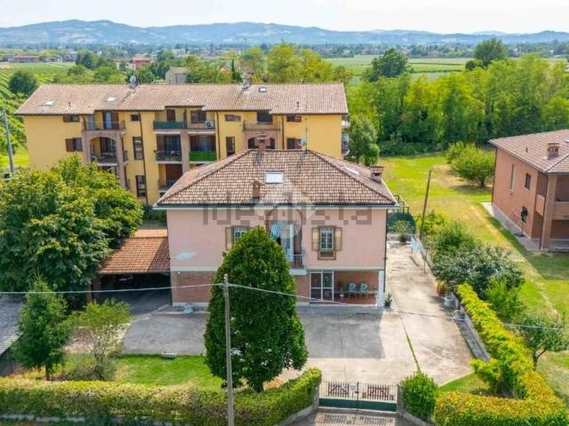Casa in vendita a Re, Reggio Emilia