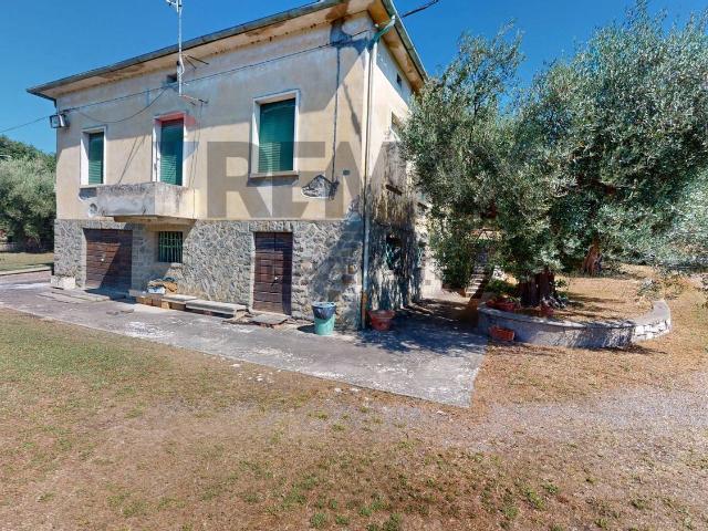 Casa in vendita a Passignano Sul Trasimeno, Umbria