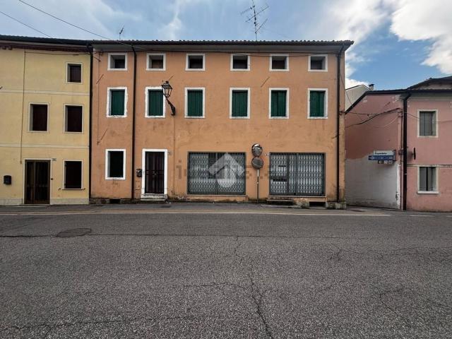 Casa in vendita a Pieve Di Soligo, Veneto