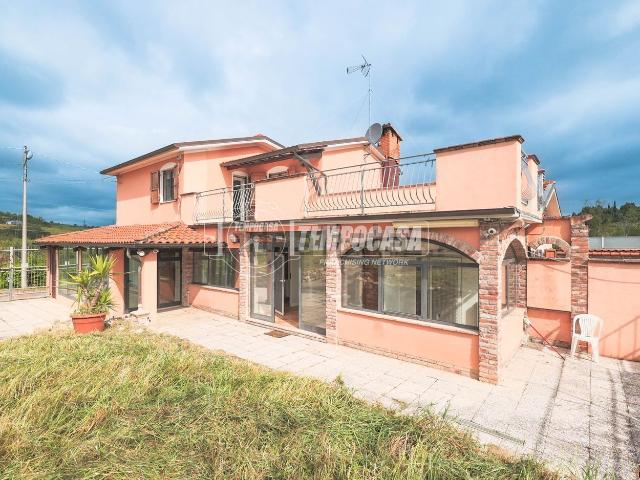 Casa in vendita a Rimini, Reggio Emilia