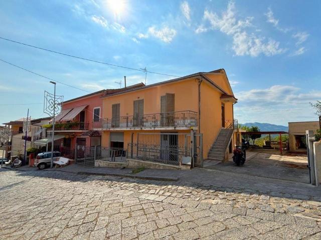 Casa in vendita a Sessa Aurunca, Campania