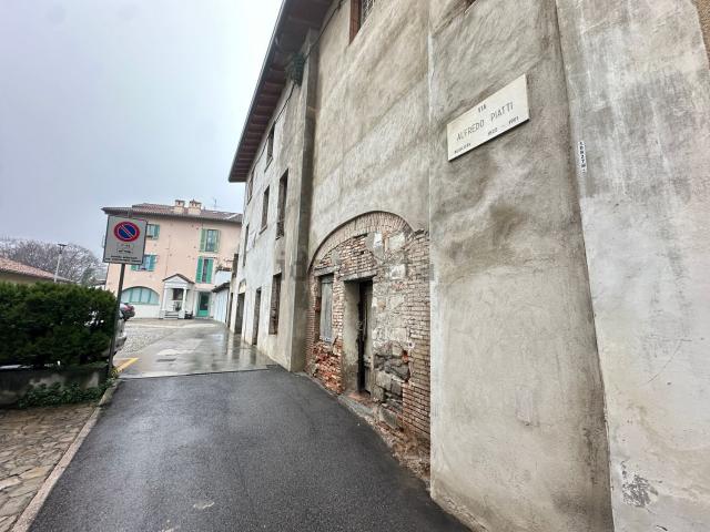 Casa in vendita a Ponte San Pietro, Lombardia