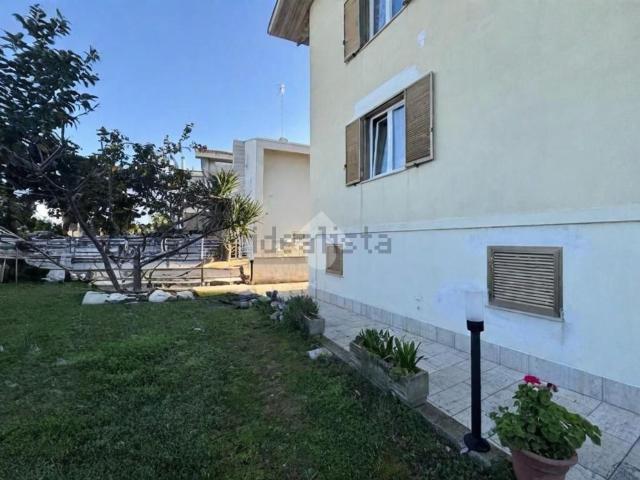 Casa in vendita a Quartiere dei poeti, Pineto