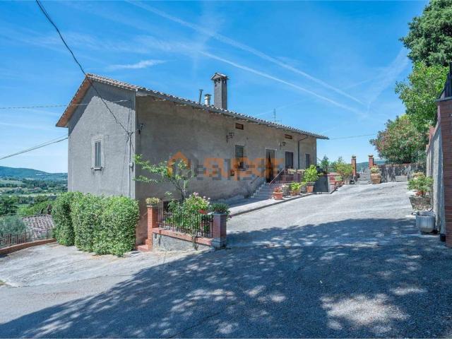 Casa in vendita a Corciano, Umbria