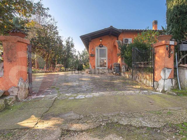 Casa in vendita a Prossedi, Lazio