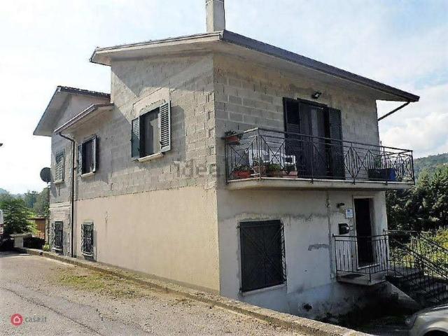 Casa in vendita a Castelfranci, Campania
