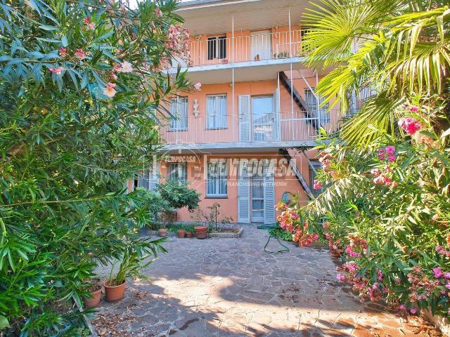 Casa in vendita a Romentino, Novara
