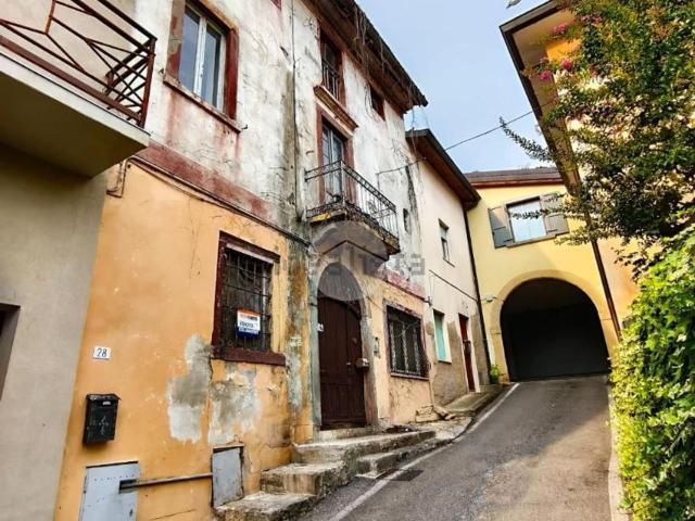 Casa in vendita a Bagnatica, Lombardia