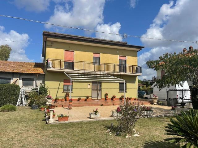 Casa in vendita a Latina, Lazio