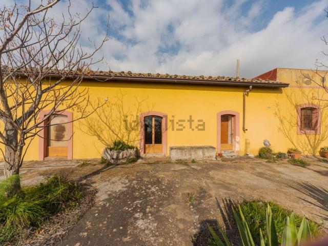 Casa in vendita a Belpasso, Sicilia