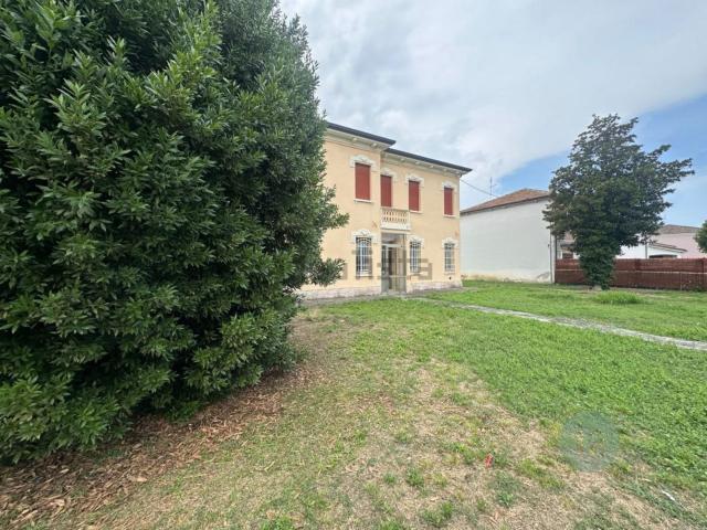 Casa in vendita a Unione Alto Ferrarese, Bondeno