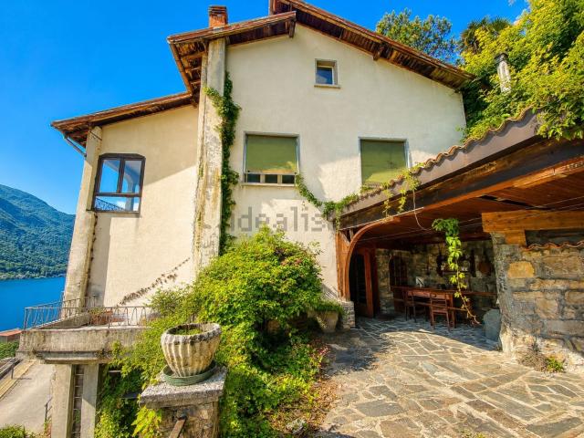 Casa in vendita a Albogasio Superiore, Valsolda