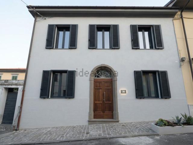 Casa in vendita a Collesalvetti, Livorno