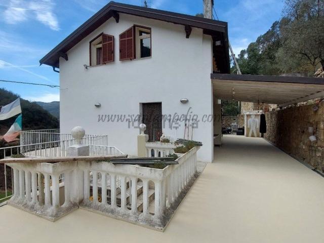Casa in vendita a Dolceacqua, Liguria