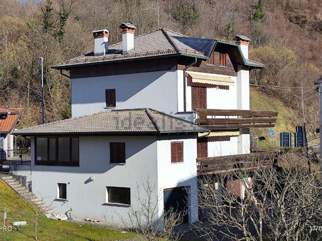 Casa in vendita a Verzegnis, Friuli-Venezia Giulia