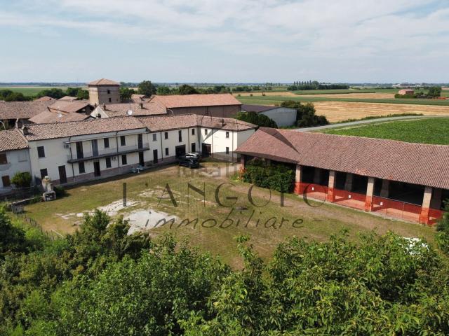 Casa in vendita a Torremenapace, Voghera