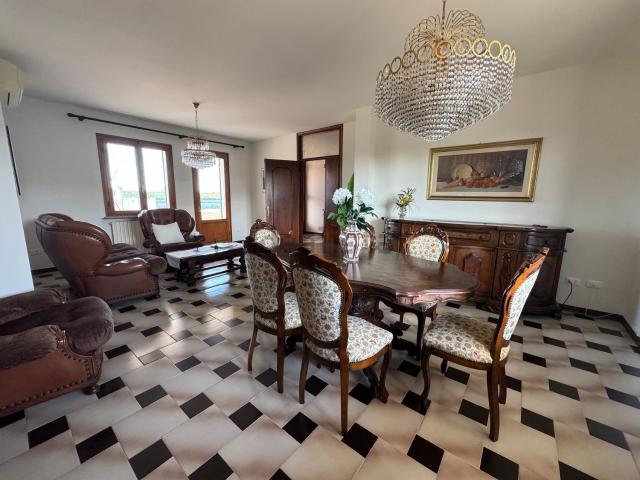Casa in vendita a Maserada Sul Piave, Veneto