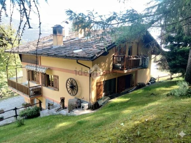 Casa in vendita a Le Norat, Introd