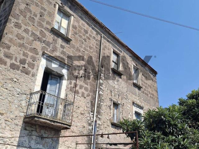 Casa in vendita a Santi Cosma E Damiano, Lazio