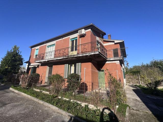 Casa in vendita a Patrica, Lazio