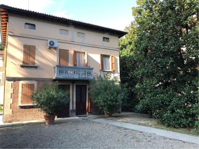 Casa in vendita a Sant'Agostino esterna-Porta Castello, Re