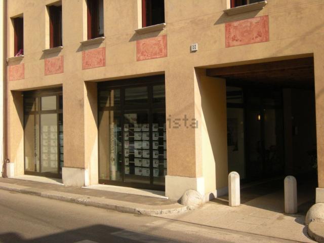 Casa in vendita a Cappuccini, Thiene