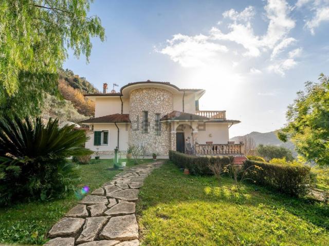 Casa in vendita a Vallecrosia, Liguria
