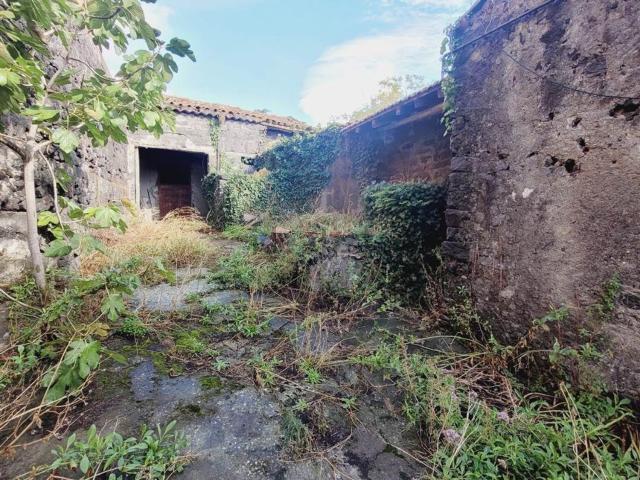 Casa in vendita a Nicolosi, Sicilia