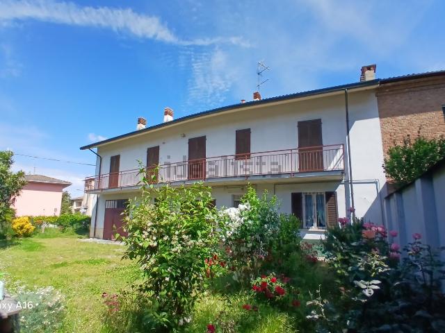 Casa in vendita a Voghera, Lombardia