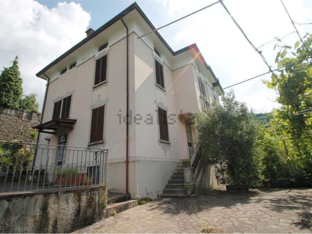 Casa in vendita a Locatello, Lombardia