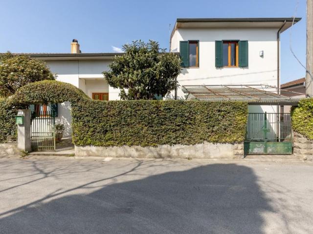 Casa in vendita a San Pietro Belvedere, Toscana