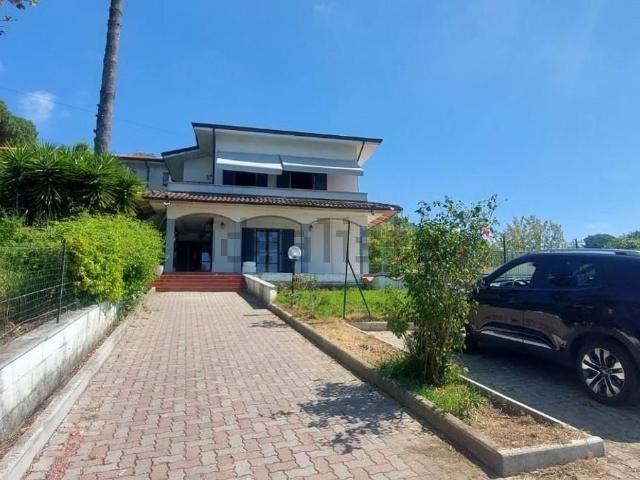 Casa in vendita a Carrara, Toscana