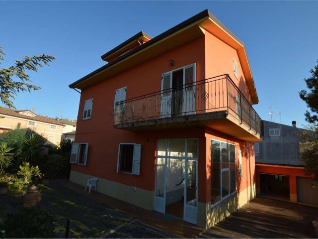 Casa in vendita a Marche, Ancona