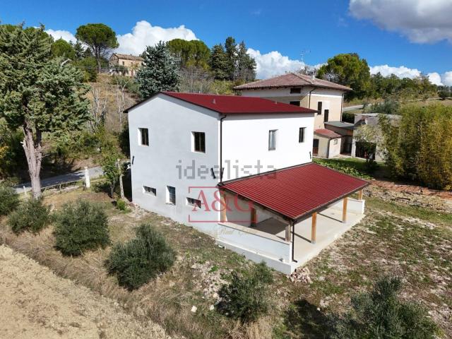 Casa in vendita a Marche, Macerata