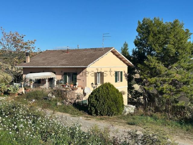 Casa in vendita a Atri, Abruzzo