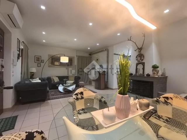 Casa in vendita a Contrada San Savino, Marche