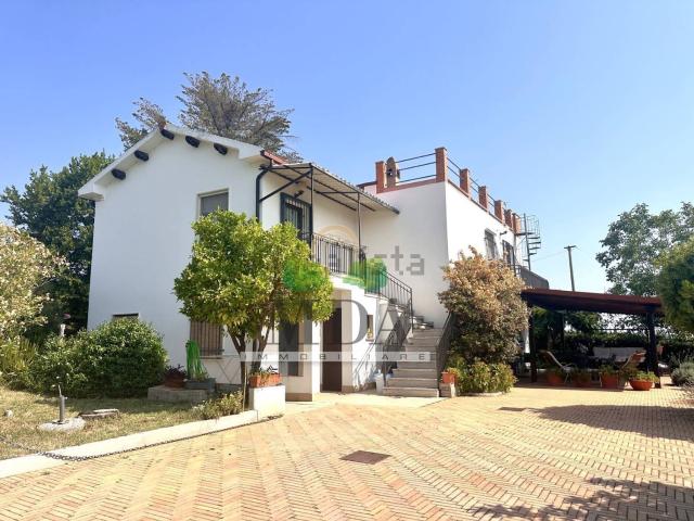 Casa in vendita a Unione dei Comuni della Val Vibrata, Torano Nuovo