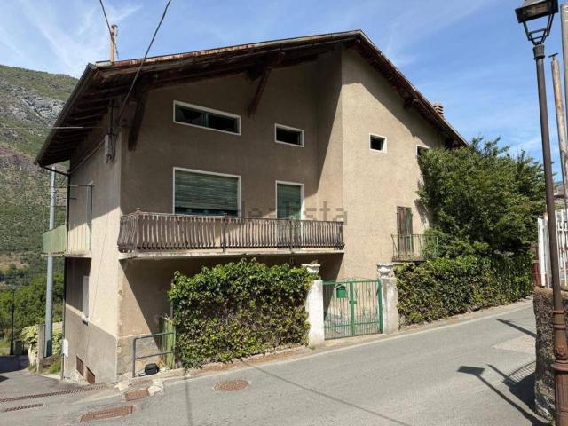 Casa in vendita a Pontey, Aosta