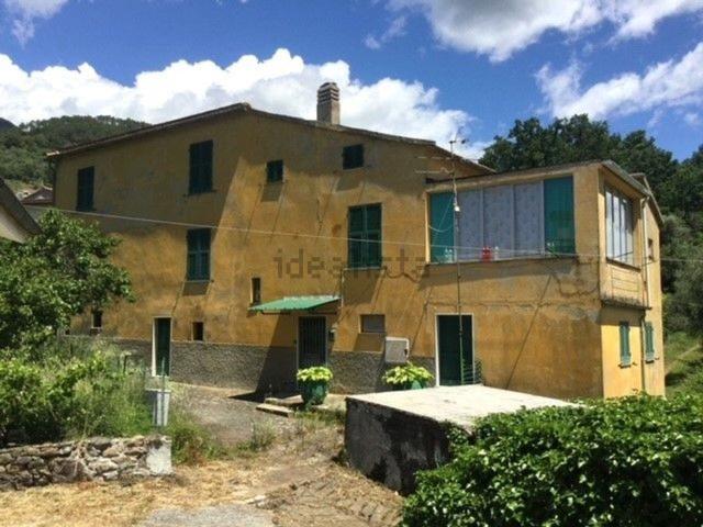 Casa in vendita a Castiglione Chiavarese, Liguria