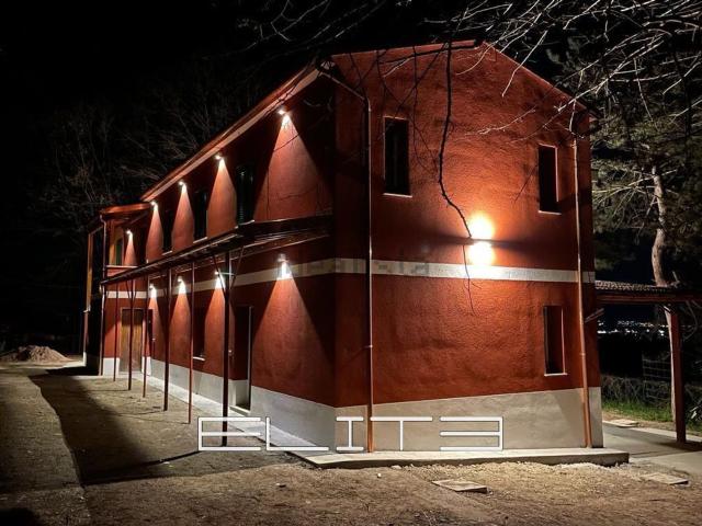 Casa in vendita a Capodimonte, Ancona