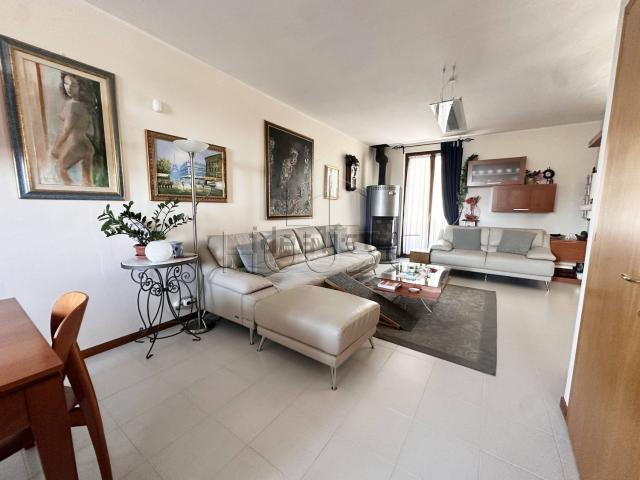 Casa in vendita a Palazzo Del Pero, Toscana