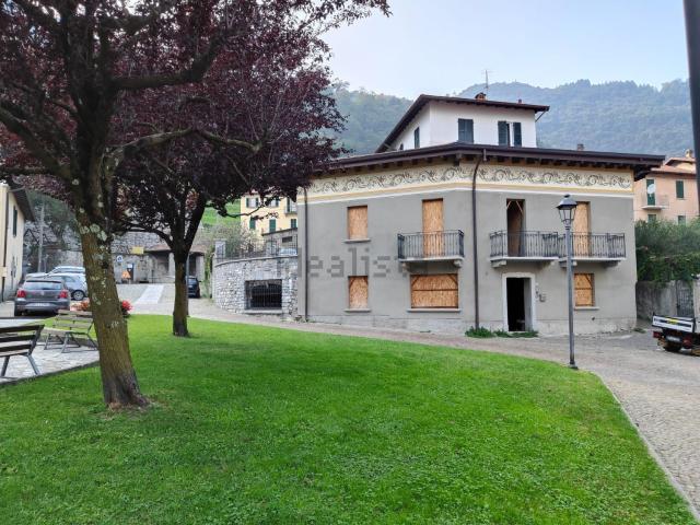 Casa in vendita a Oliveto Lario, Lombardia