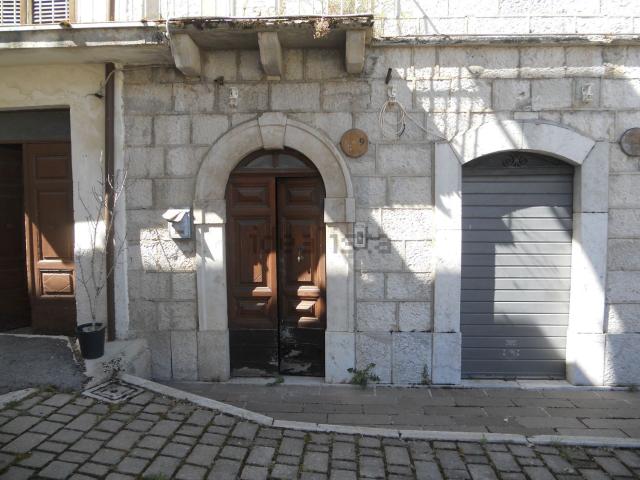 Casa in vendita a Collelongo, Abruzzo