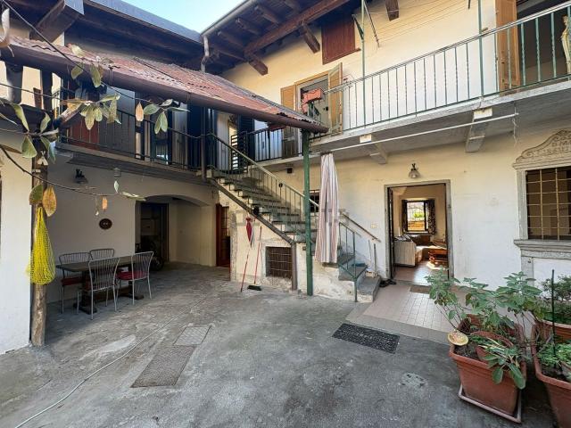 Casa in vendita a Somma Lombardo, Lombardia