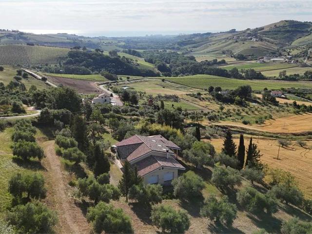 Casa in vendita a Città Sant'angelo, Abruzzo