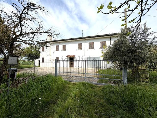 Casa in vendita a Taglio Di Po, Veneto