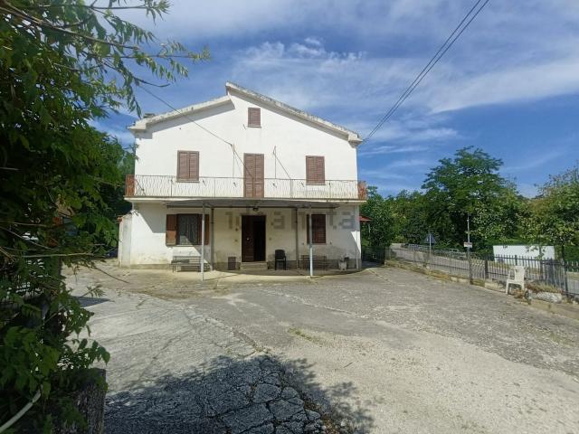 Casa in vendita a Bucchianico, Abruzzo
