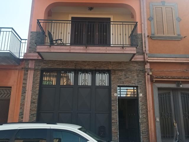 Casa in vendita a Santa Venerina, Sicilia