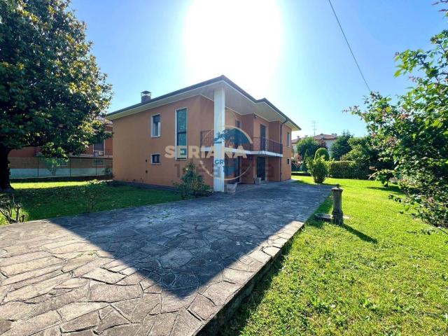 Casa in vendita a Villa Di Serio, Lombardia